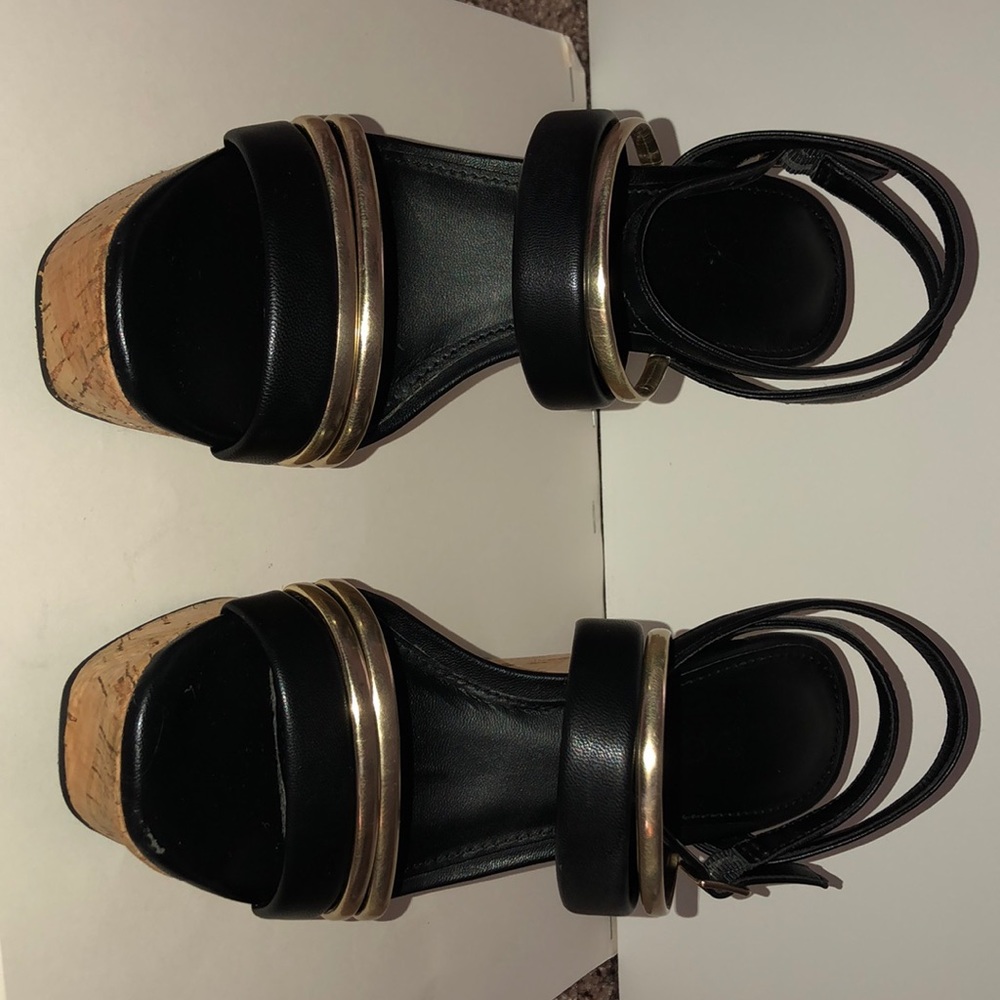 ALDO Black and gold cork platform 7.5